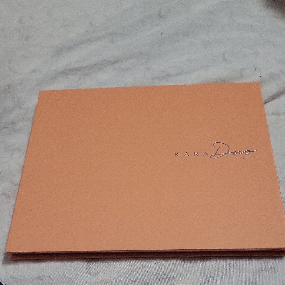 Kara beauty eyeshadow palette
